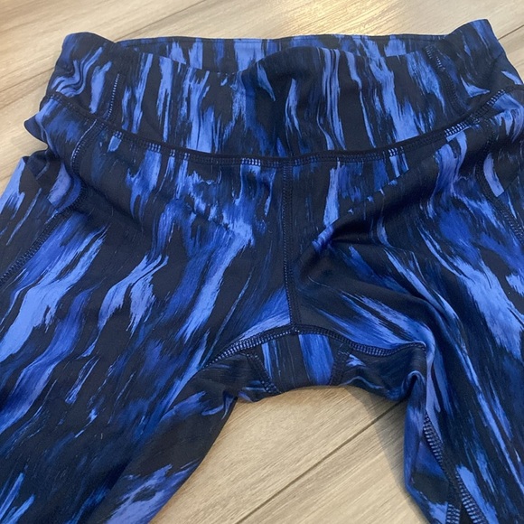 Lululemon tights size 4 - Picture 6 of 9